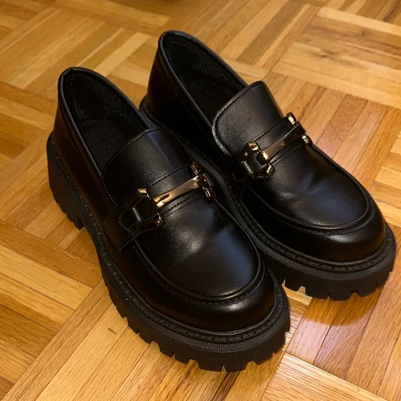Women’s Black Loafers - Picture 1 of 5